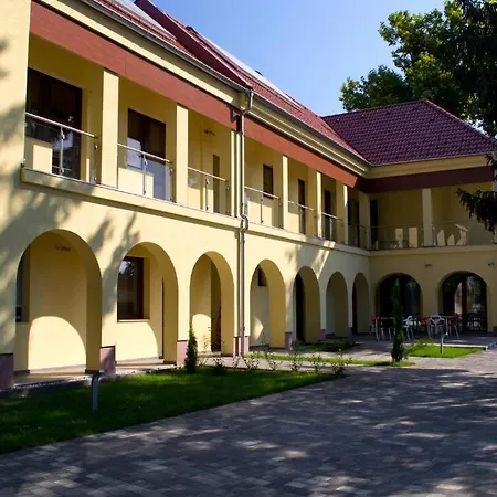 Konukevi Csenge Panzio 3*