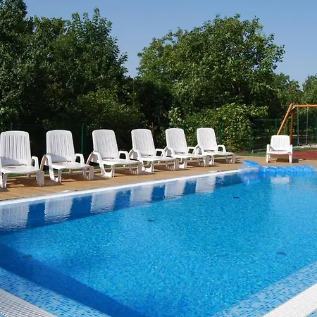 Csenge Panzio Konukevi 3*